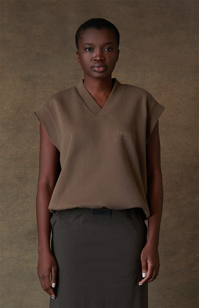 トップス ESSENTIALS VEST / WOOD Fear of God Essentials Women's Wood V-Neck Vest | PacSun