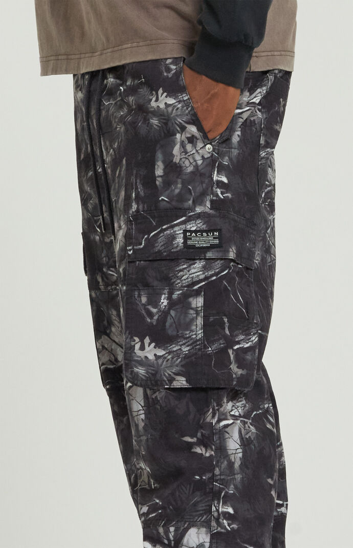 カーゴパンツ Round chin cut wide cargo pants camo R13 Wide Leg Cargo Pant in Camo | FWRD