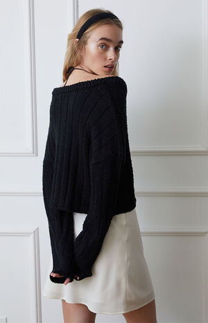 Snug V-Neck Sweater image number 4