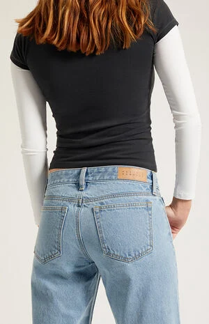 Zoe Low Rise Girlfriend Jeans Light Blue Wash image number 5