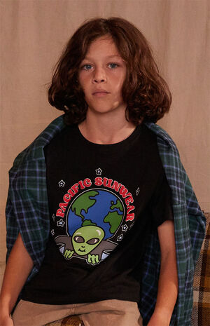Alien Earth T-Shirt image number 2
