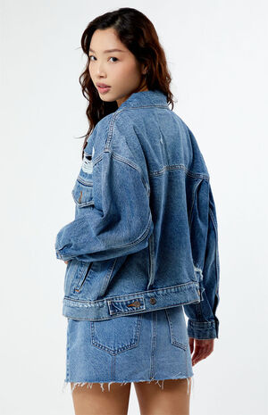 Medium Indigo '90s Denim Trucker Jacket image number 3