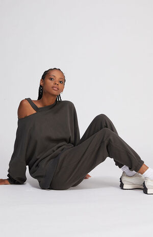 San Diego Distressed Crew Neck Sweatshirt image number 4