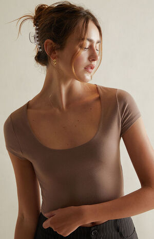 Sculpting Hazel Fitted Scoop T-Shirt image number 3