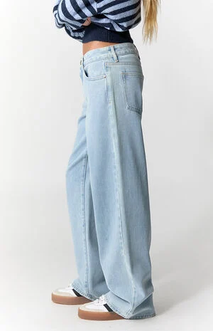 Casey Low Rise Baggy Jeans Light Indigo Washed image number 3