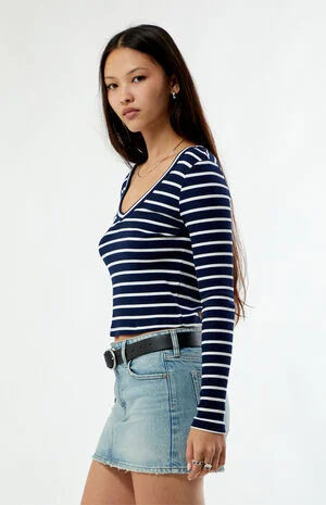 Kylie V-Neck Ribbed Long Sleeve Top image number 3