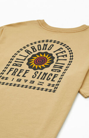 Tropics Pocket T-Shirt image number 4