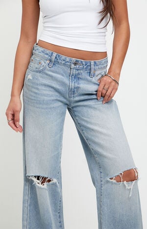 Casey Low Rise Baggy Jeans Ripped Knee Light Blue image number 5