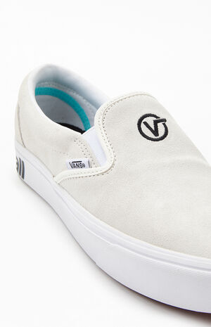 White & Black ComfyCush Distort Slip-On Shoes image number 7