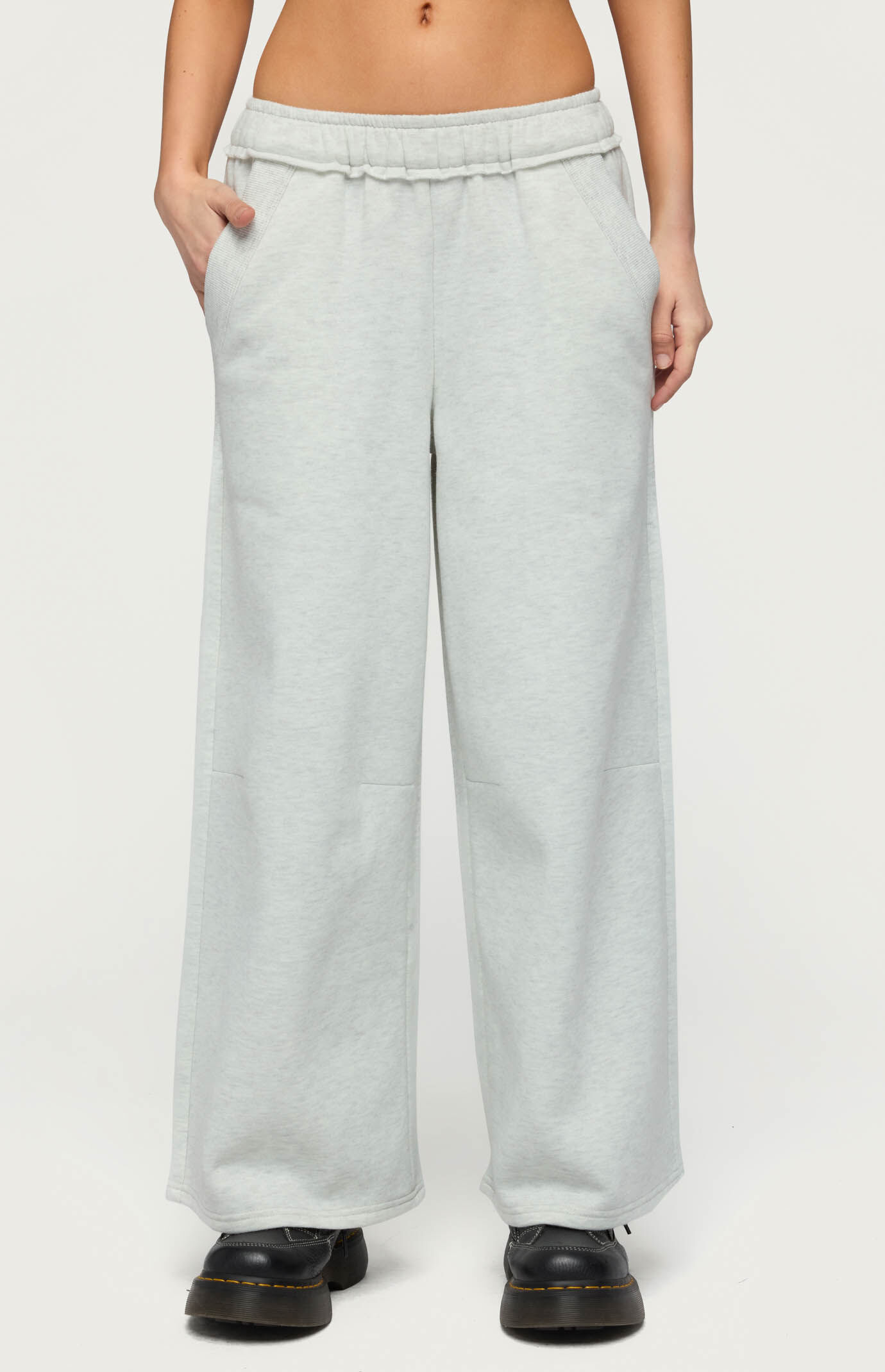 Edikted Petite Kori Oversized Sweatpants