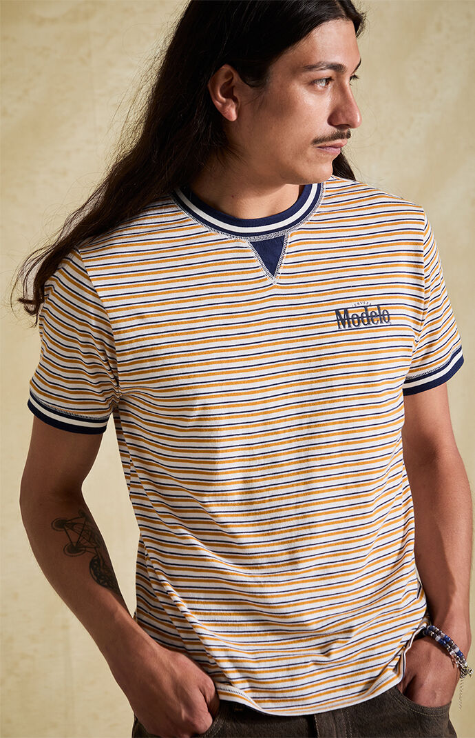 Modelo Classic Ringer T-Shirt