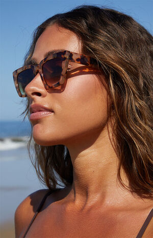 Tortoiseshell Baldwin Cat Eye Sunglasses image number 2