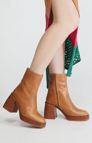 Women's Ruby Shine Platform Boots image number 1