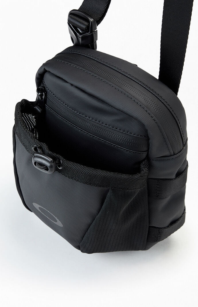 Oakley Rover Crossbody Bag | Pacsun