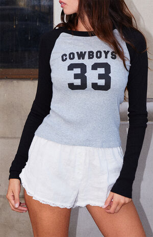 Bella Cowboy 33 Long Sleeve T-Shirt image number 1