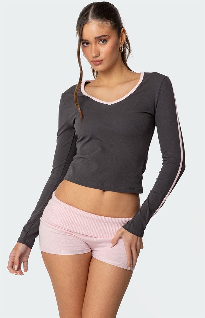 Edikted Contrast V Neck Long Sleeve T-Shirt