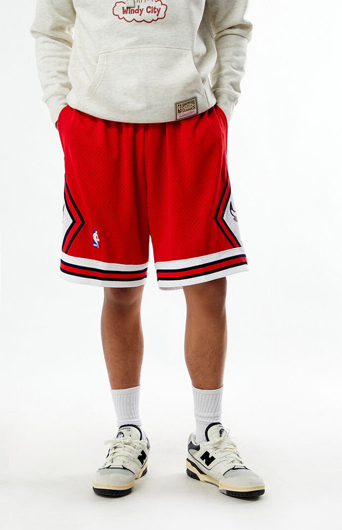 Mitchell & Ness bulls ショーツ Mitchell & Ness Chicago Bulls Swingman Basketball Shorts