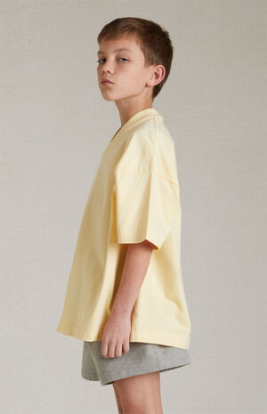 Essentials Garden Yellow V-Neck T-Shirt image number 2
