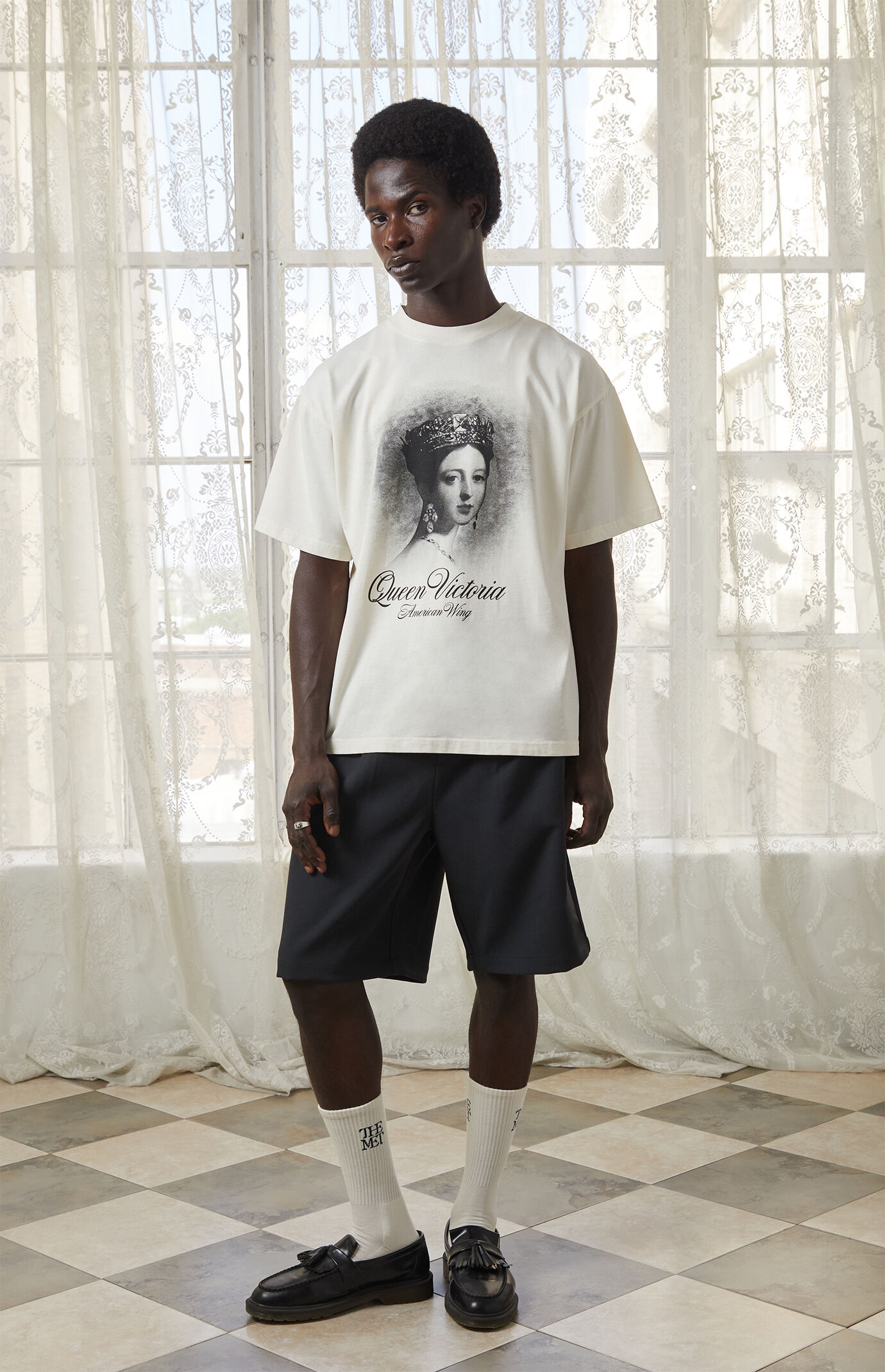 The Met x Pacsun Queen Victoria T-Shirt | Pacsun