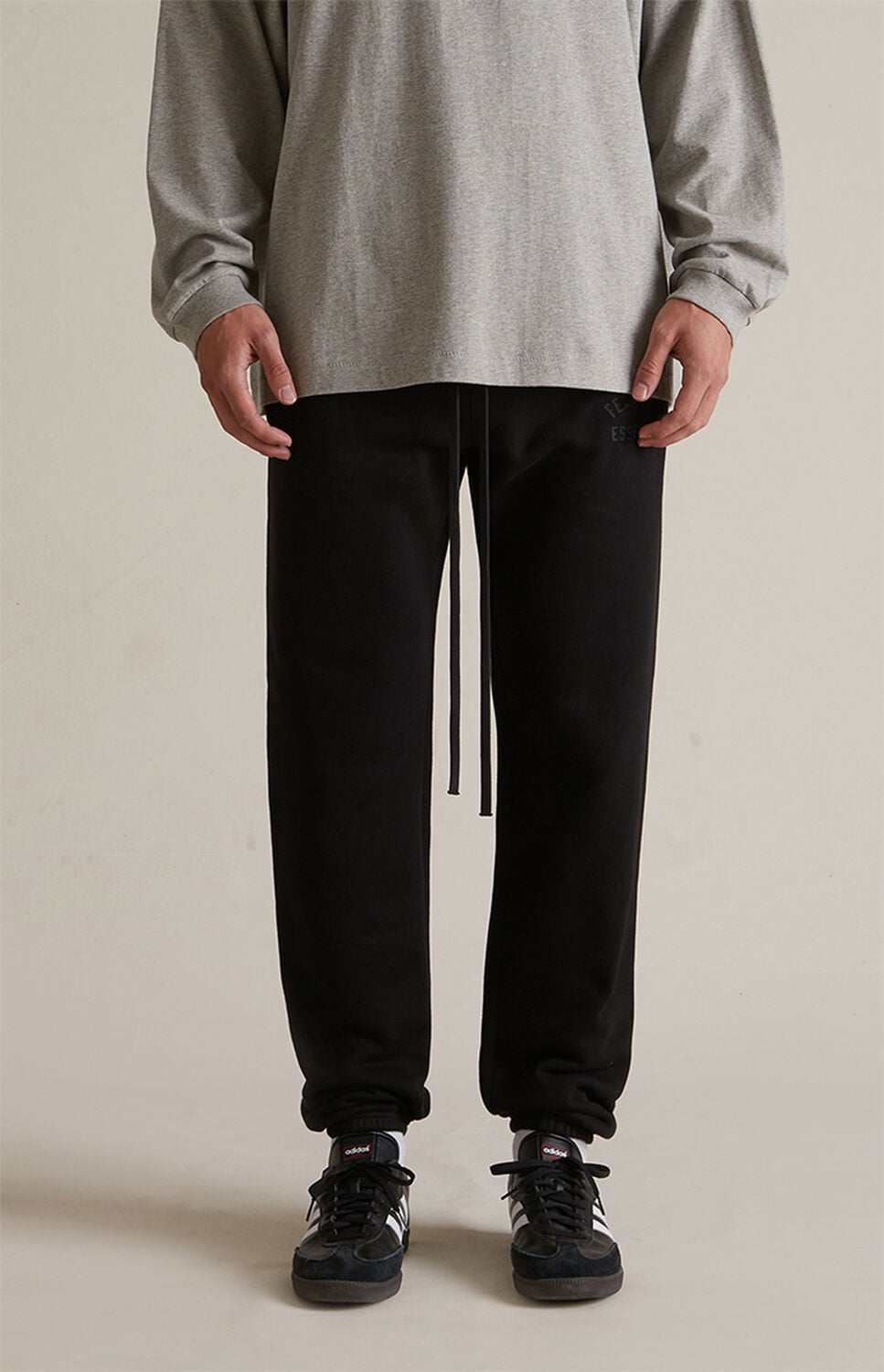 Fear of God ESSENTIALS Black Classic Sweatpants thumbnail 3