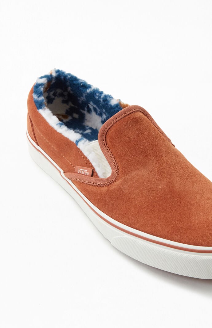 Vans suede 2025 slip on sherpa