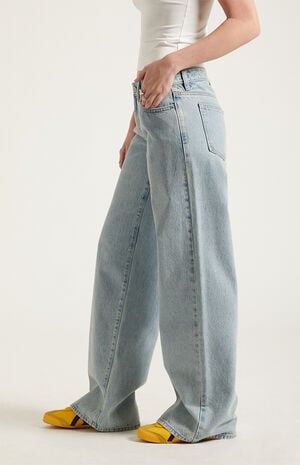 Casey Low Rise Baggy Jeans Light Blue Washed image number 3