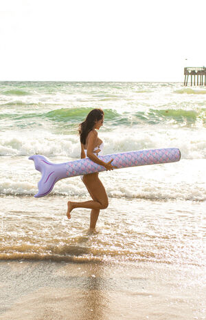 Mermaid Collection Super Inflatable Pool Noodle image number 2