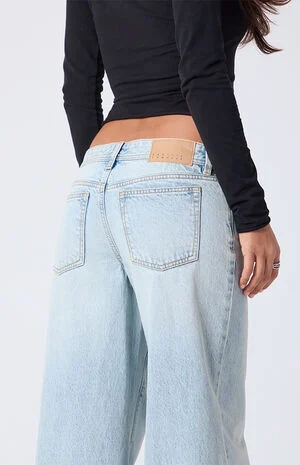 Kaia Ultimate Low Rise Baggy Jeans Light Blue Wash image number 5