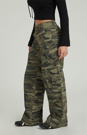 Camouflage Lightweight Low Rise Baggy Pants image number 3