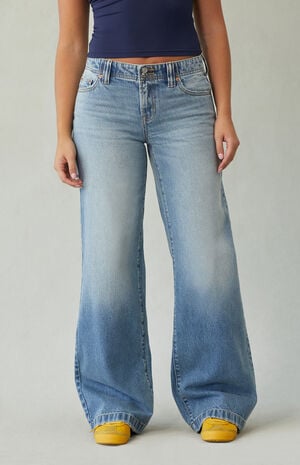 Casey Low Rise Baggy Jeans Lighter Blue image number 2