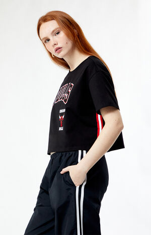 Chicago Bulls Retro Classic Cropped T-Shirt image number 2