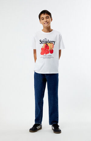 Garden Strawberry T-Shirt image number 5