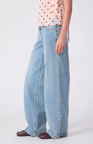 Kaia Ultimate Low Rise Baggy Jeans Lighter Blue image number 3