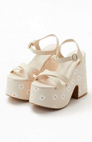 Women's Chunky Platform Daisy Heels image number 2