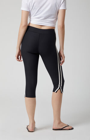 PAC WHISPER Active Monico Stripe Capri Leggings image number 4