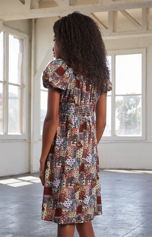 Short Sleeve Dress image number 4