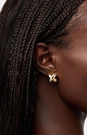 Cassia Gold Stud Earrings image number 5