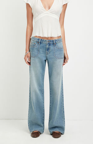 Zoe Low Rise Girlfriend Jeans Exposed Pocket Medium Blue image number 2