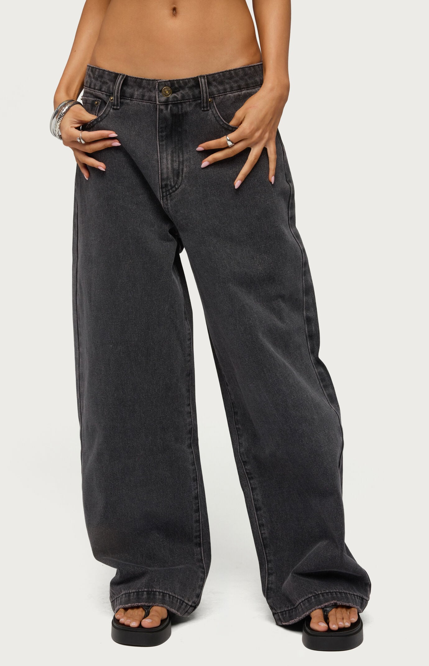 Edikted Nichol Low Rise Baggy Jeans