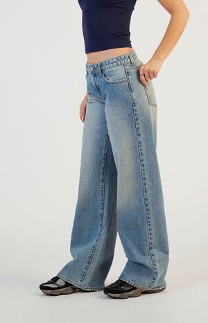 Casey Low Rise Baggy Jeans Light Indigo Tint image number 3