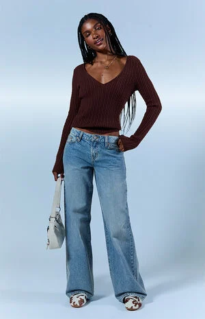 Casey Low Rise Baggy Jeans Light Wash Blue image number 1