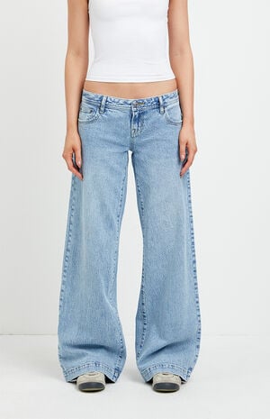 Kaia Ultimate Low Rise Baggy Jeans Stretch Light Blue image number 2