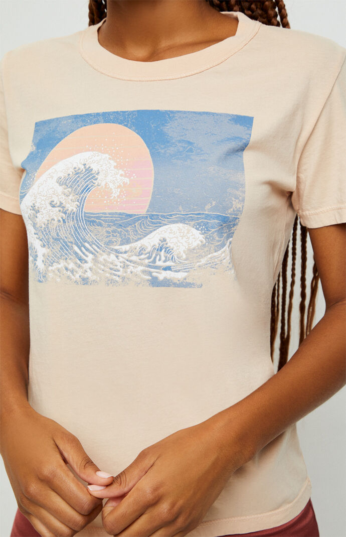 Pretty Wave T-Shirt