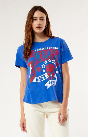 Philadelphia Sixers Banner Vintage T-Shirt image number 1