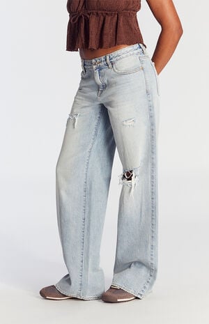 Casey Low Rise Baggy Jeans Ripped Light Indigo Wash image number 3