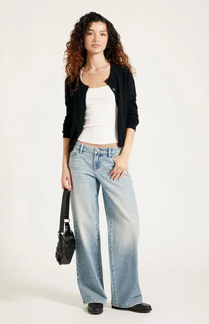Zoe Low Rise Girlfriend Jeans Light Blue image number 2