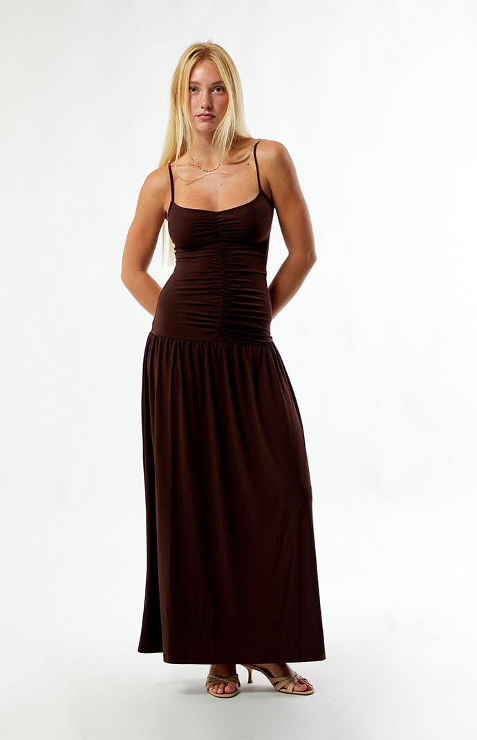 WEWOREWHAT Ruched Front Scoop Maxi Dress