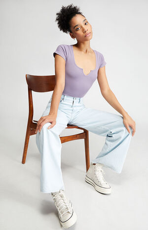 Seamless Notched T-Shirt image number 1