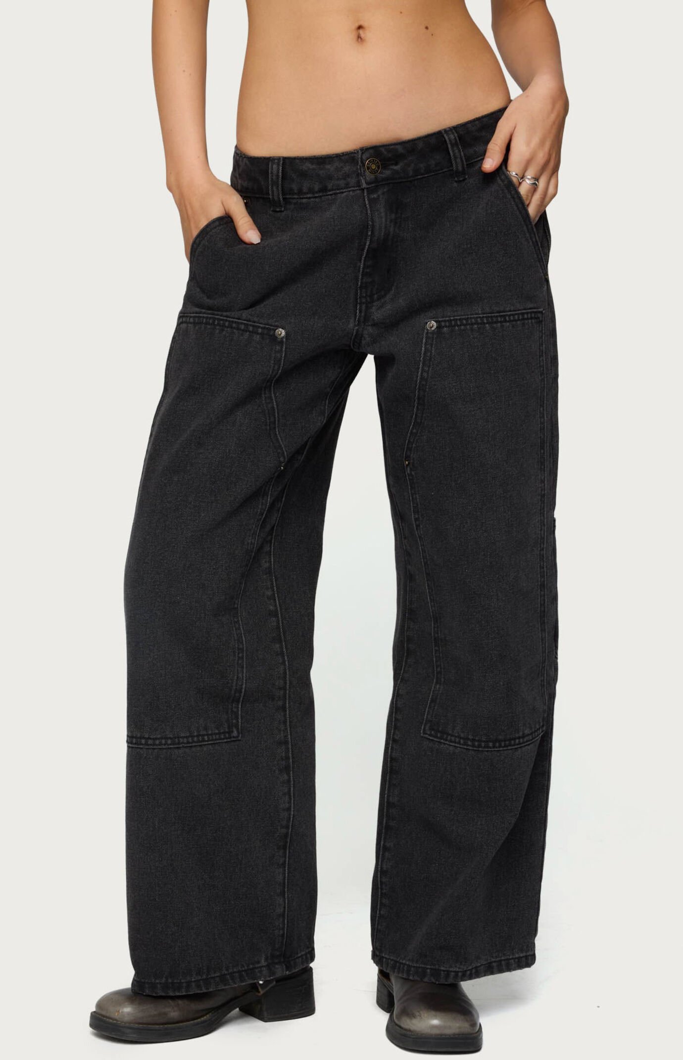 Edikted Petite Ayla Low Rise Carpenter Jeans