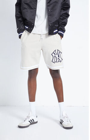 NY Yankees Varsity Letter Shorts image number 3